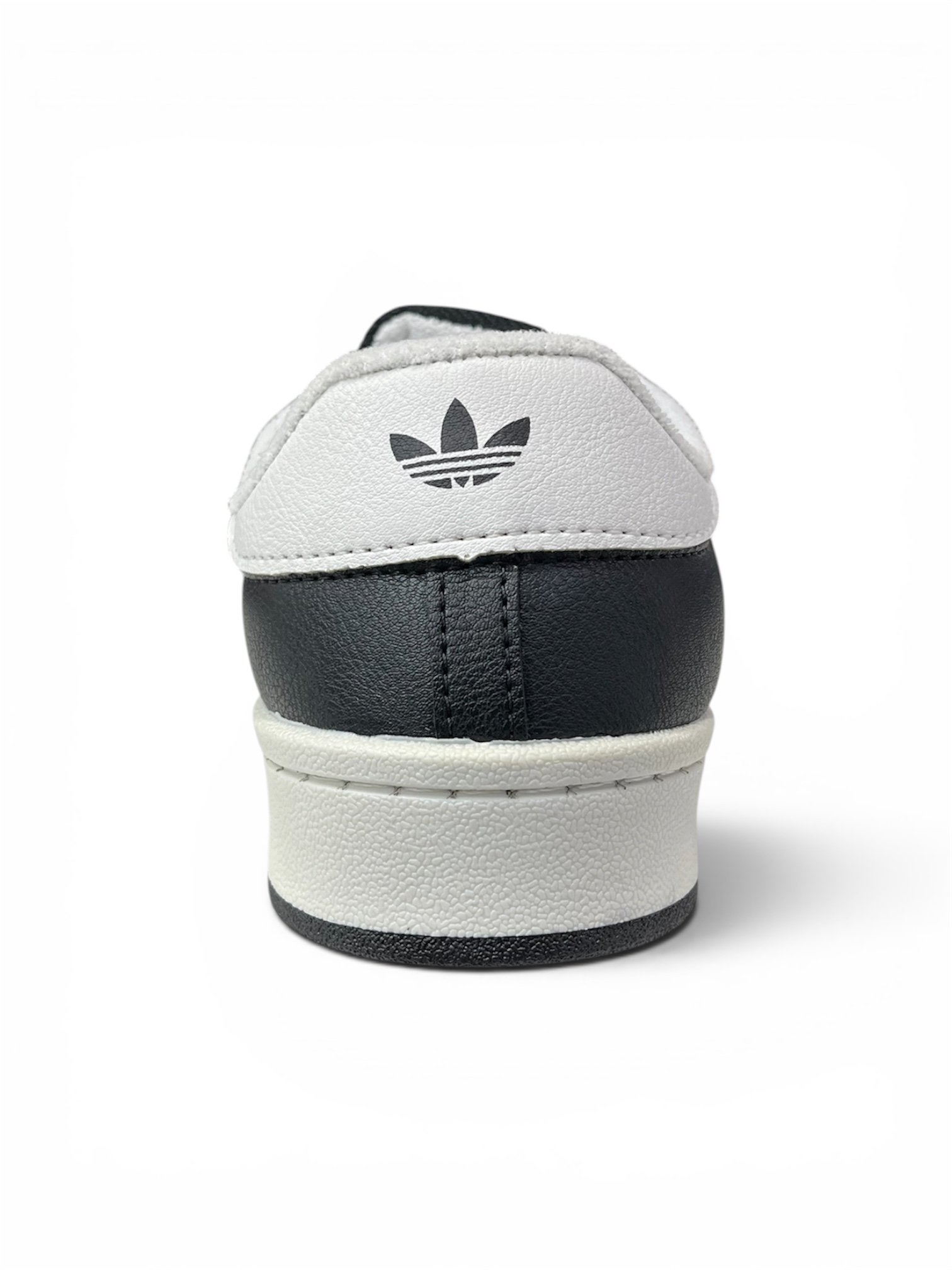 ADIDAS ADVANTAGE ( PRETO / BRANCO. )