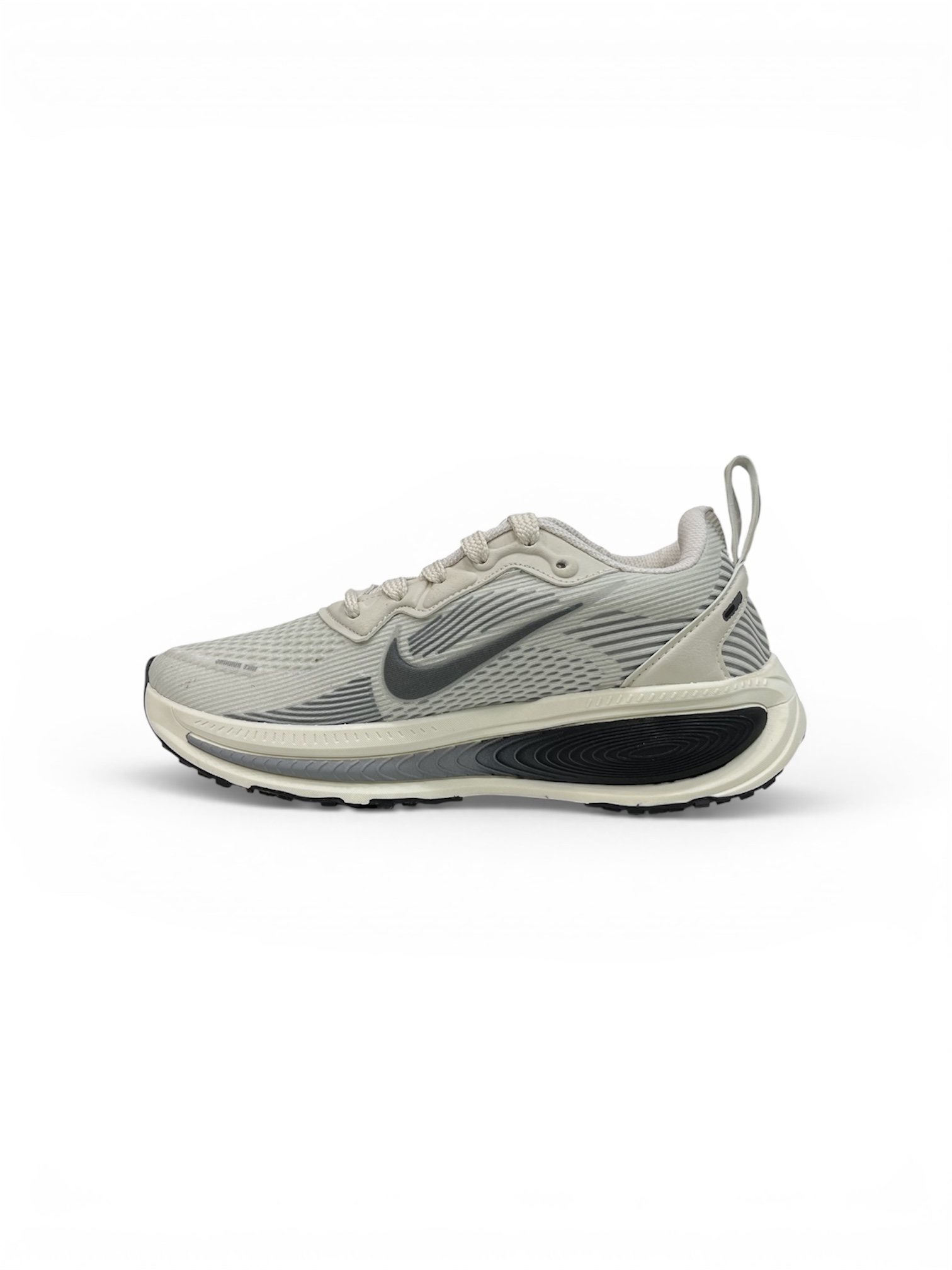 NIKE VOMERO 18 ( BRANCO / CINZA )